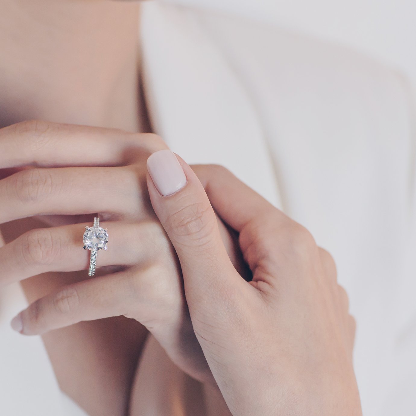 2.0 CT Round Shaped Moissanite Solitaire Engagement Ring