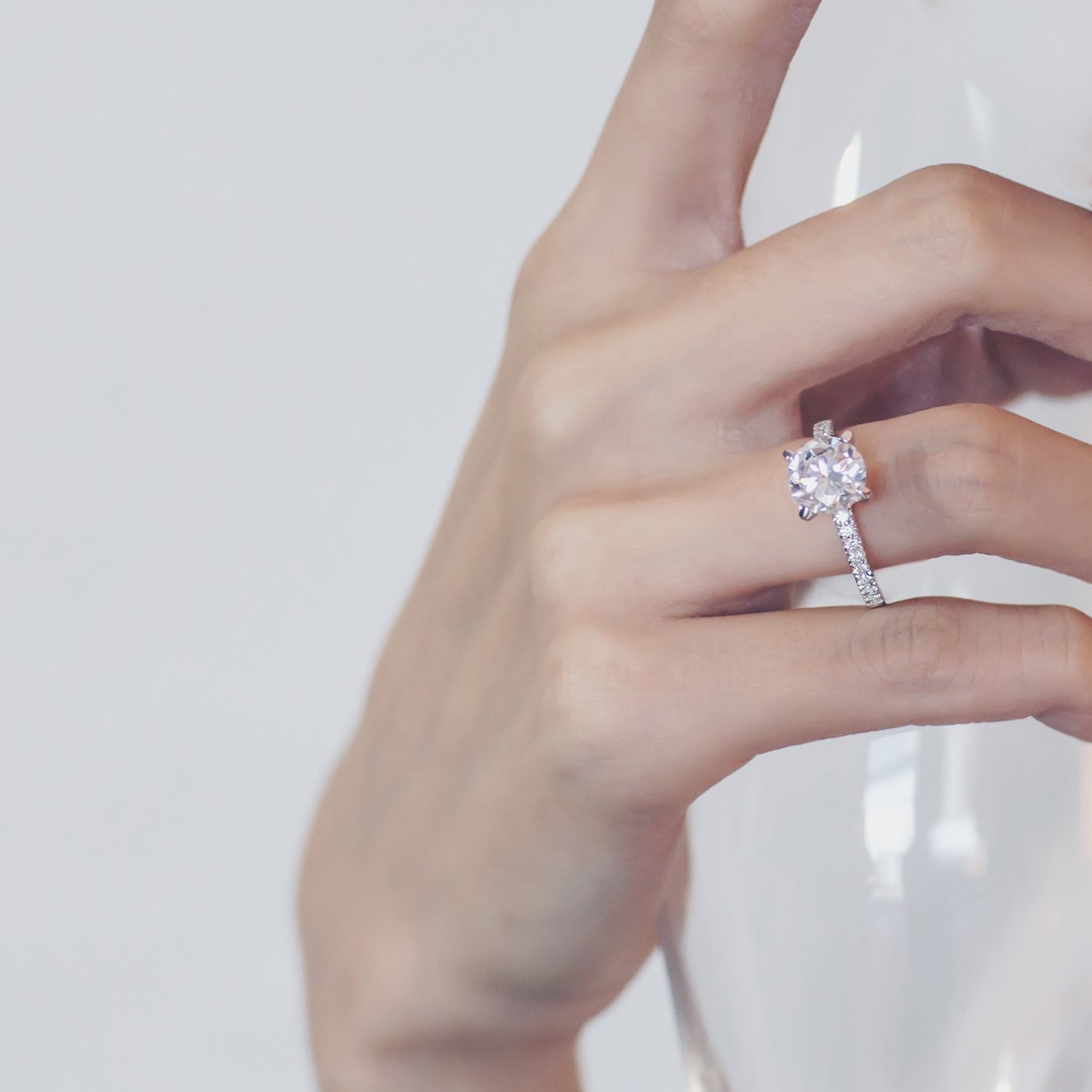 2.0 CT Round Shaped Moissanite Solitaire Engagement Ring