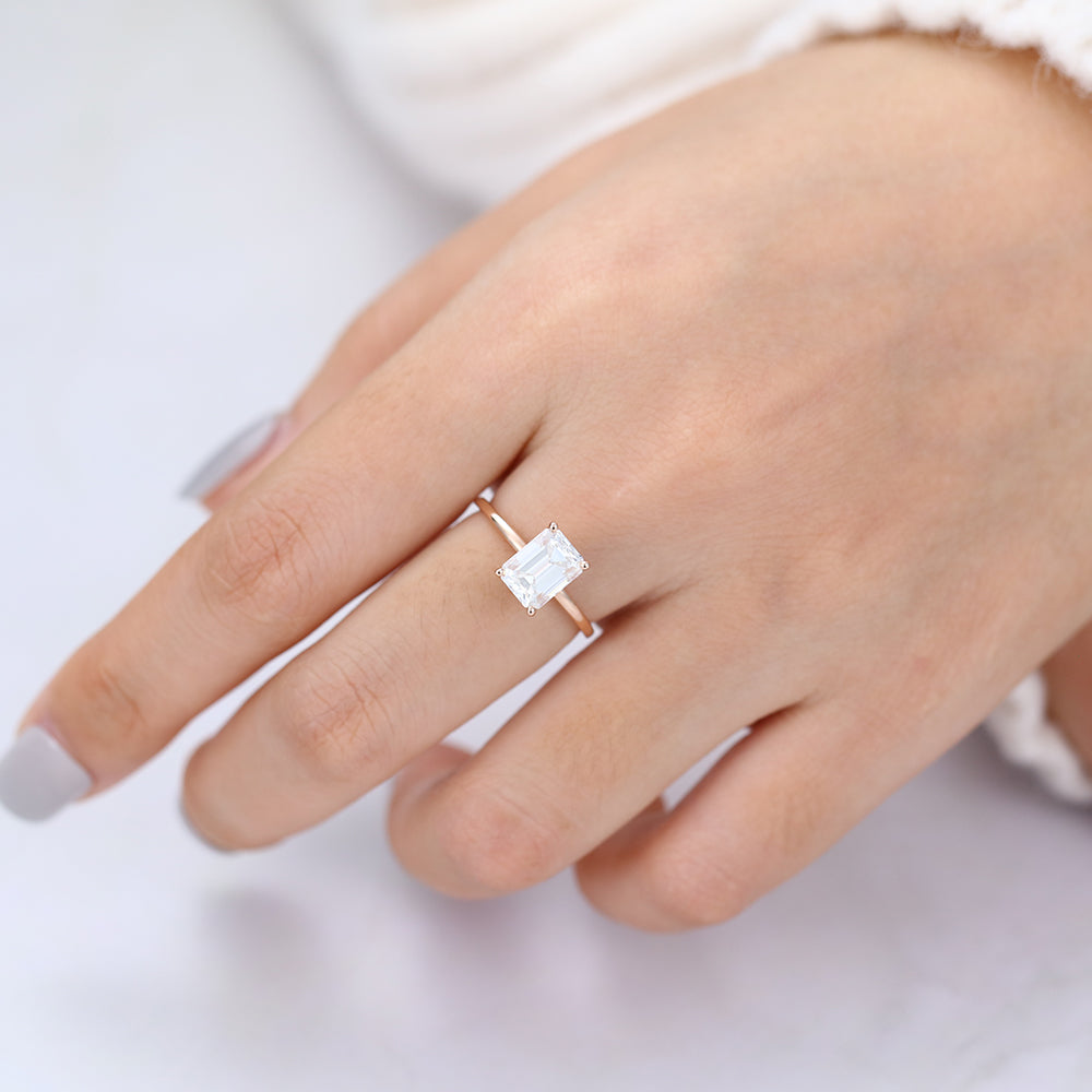 1.6 CT Emerald Solitaire Moissanite Engagement Ring
