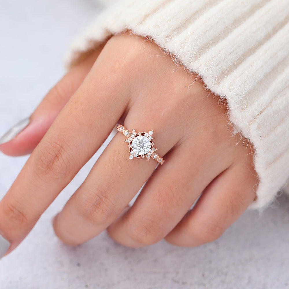 0.9 CT Round Vintage Cluster Lab-Grown Diamond Engagement Ring