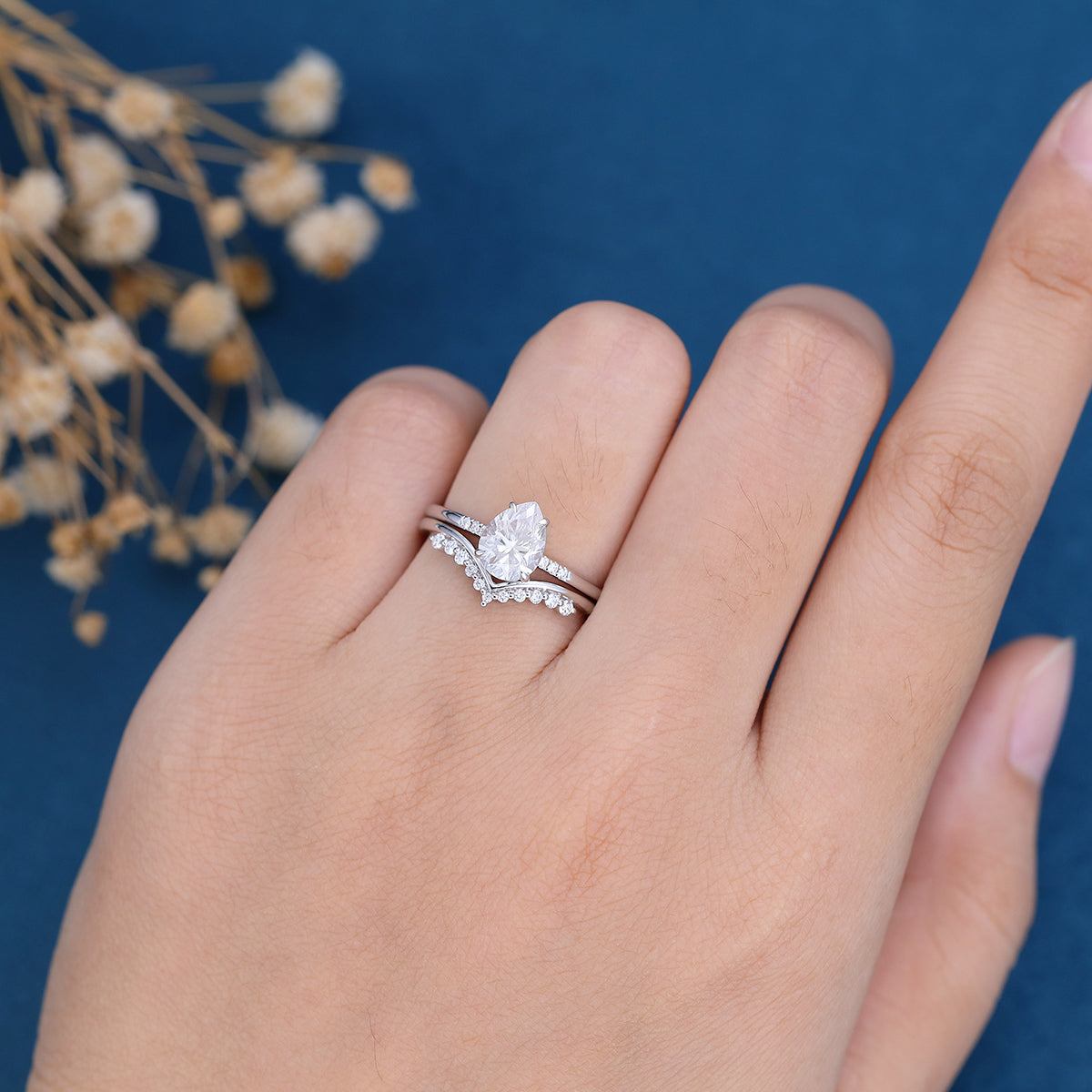 1.0 CT Pear Shaped Moissanite Solitaire Bridal Set