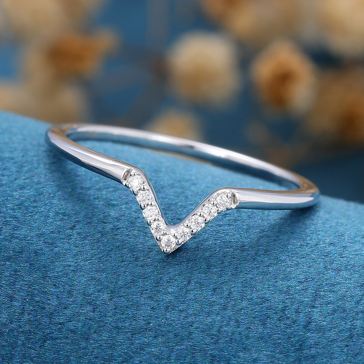 1.30 CT Round Shaped Moissanite Curved Wedding Band