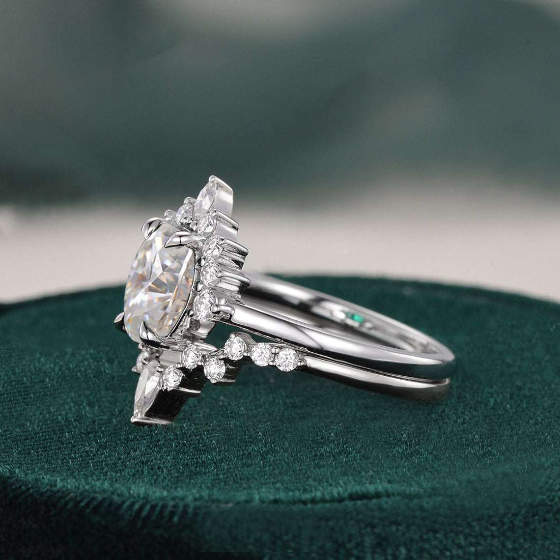 1.50 CT Pear Cut Cluster Moissanite Bridal Ring Set