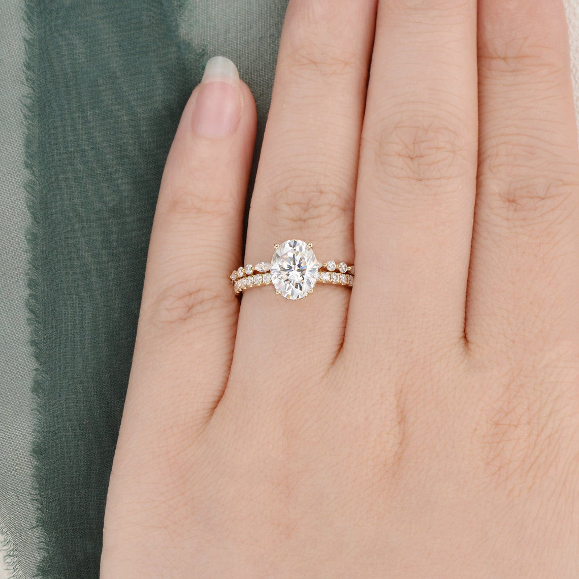 2.0 CT Oval Cut Solitaire Moissanite Bridal Ring Set