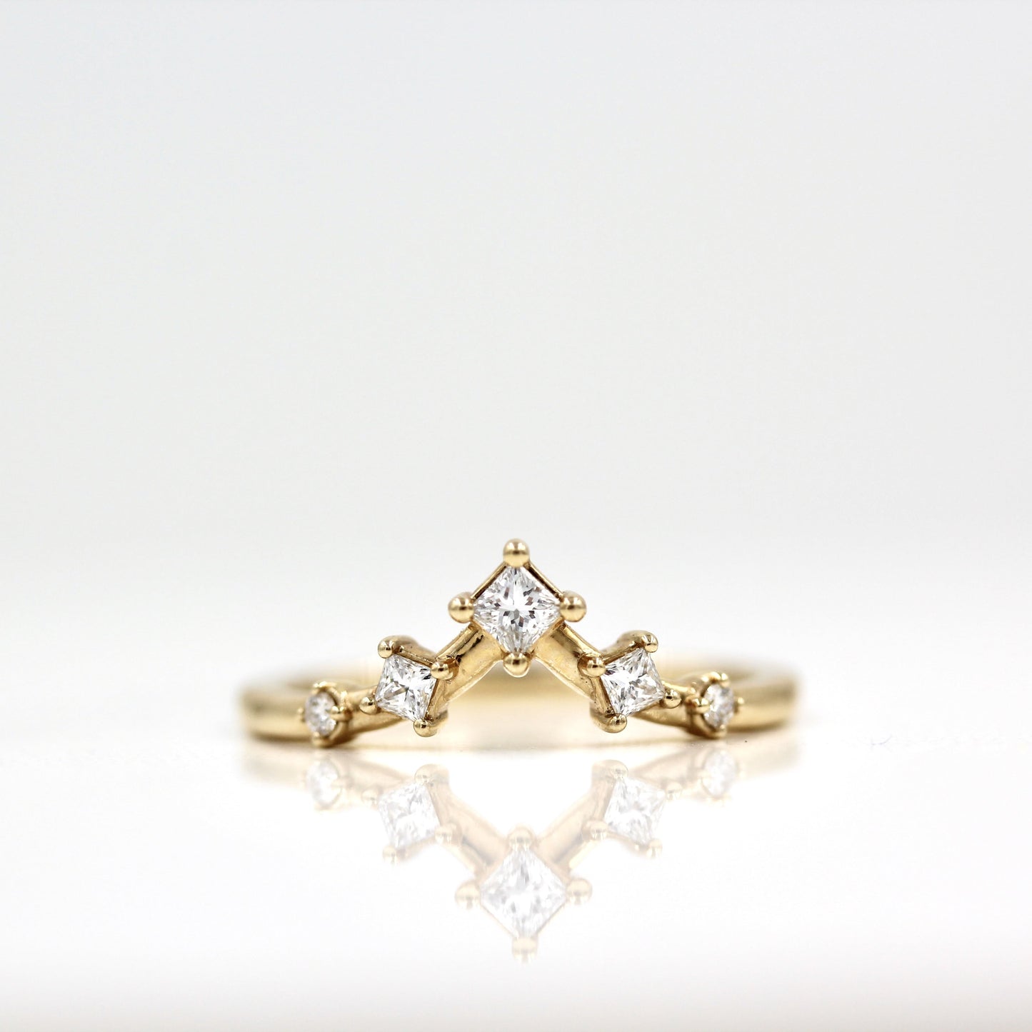 0.22 TCW Princess & Round Cut Curved Moissanite Wedding Band