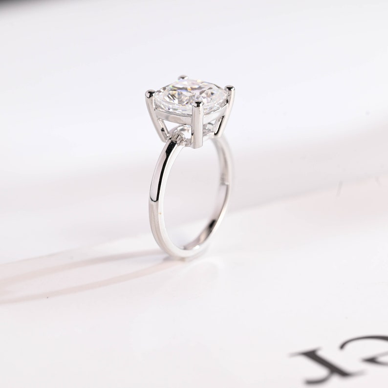 Stunning 1.0 - 2.0 CT Cushion Moissanite Engagement Ring With Solitaire Design 5