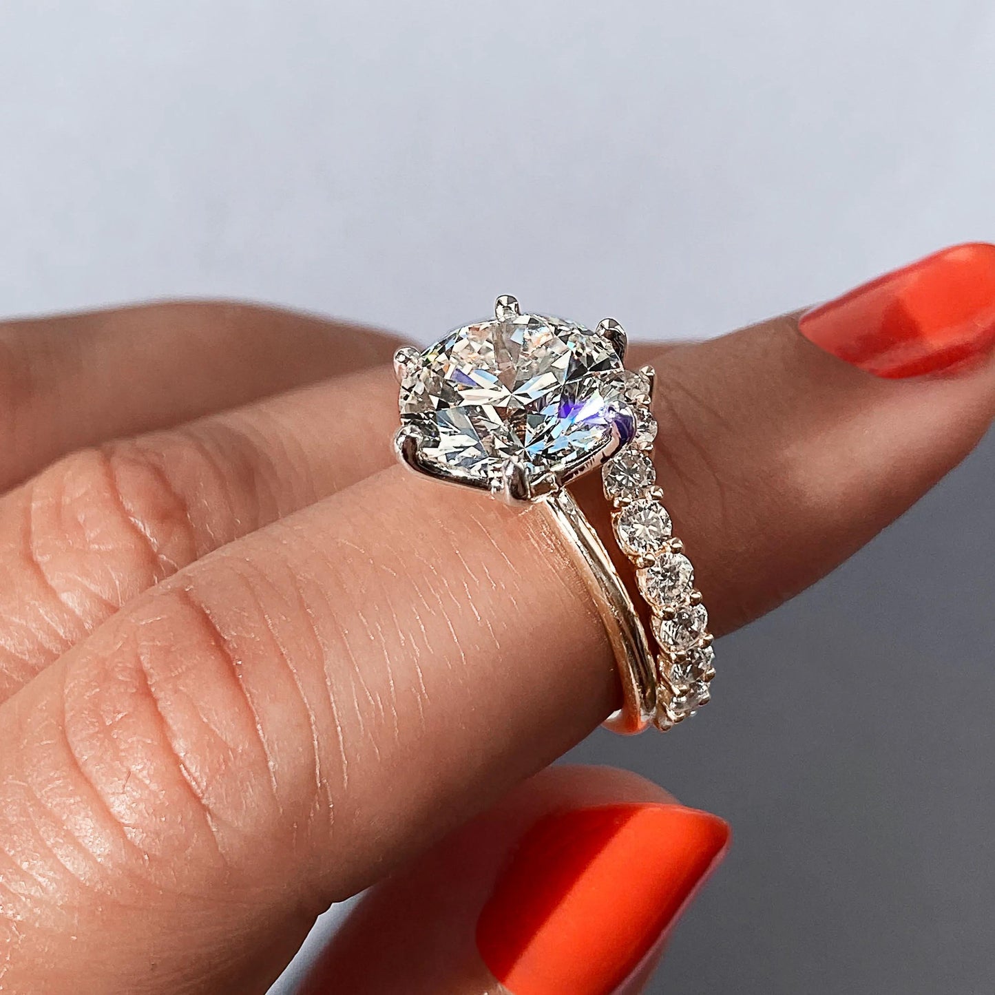 2.0 CT Round Cut Solitaire Moissanite Engagement Ring