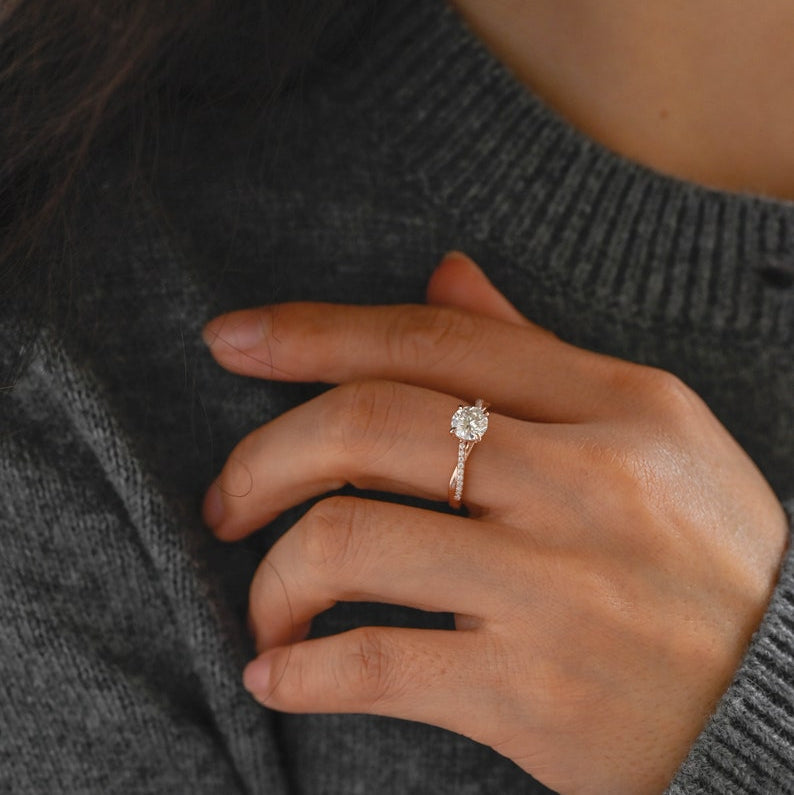 Stunning 0.5 - 1.5 CT Round Moissanite Engagement Ring with Twisted Pave Design 2