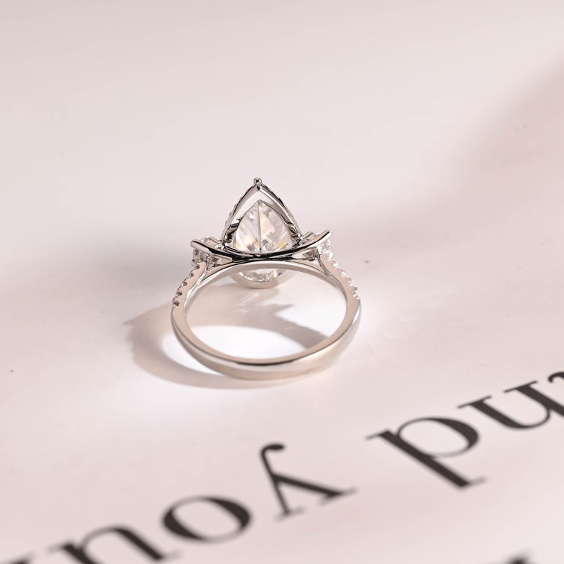 Stunning 1.0 - 2.0 CT Pear Moissanite Engagement Ring with Pave & Halo Design 8