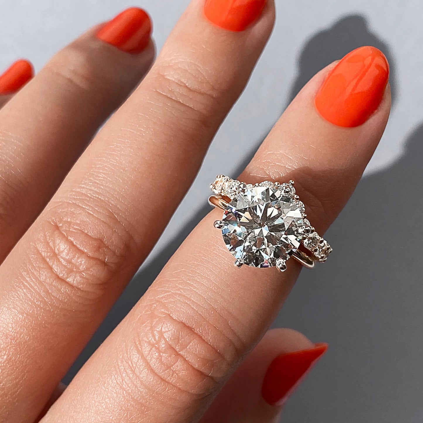 2.0 CT Round Cut Solitaire Moissanite Engagement Ring
