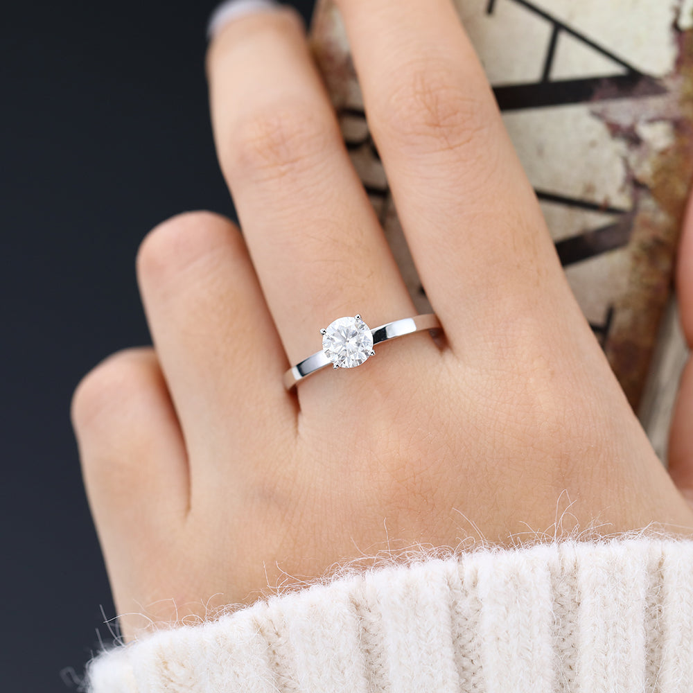 0.88 CT Round Shaped Moissanite Solitaire Engagement Ring