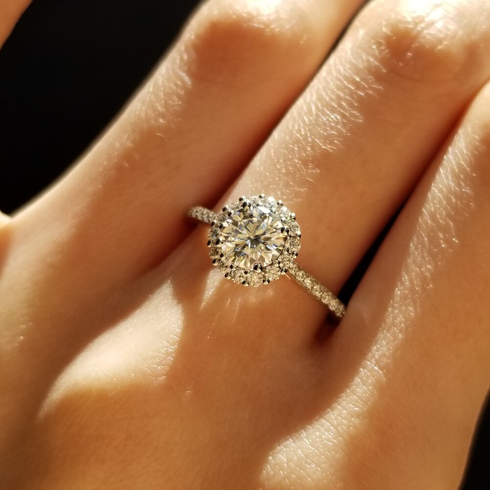 0.80 CT Round Shaped Moissanite Halo Engagement Ring