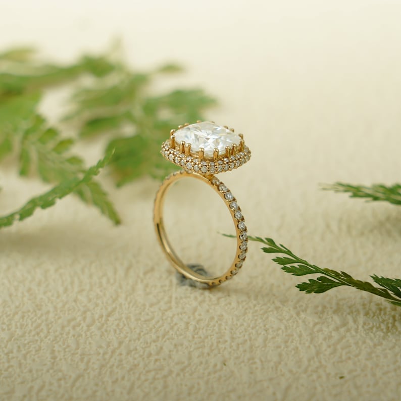 Stunning 1.0 - 2.0 CT Cushion Moissanite Engagement Ring With Pave & Halo Design 8