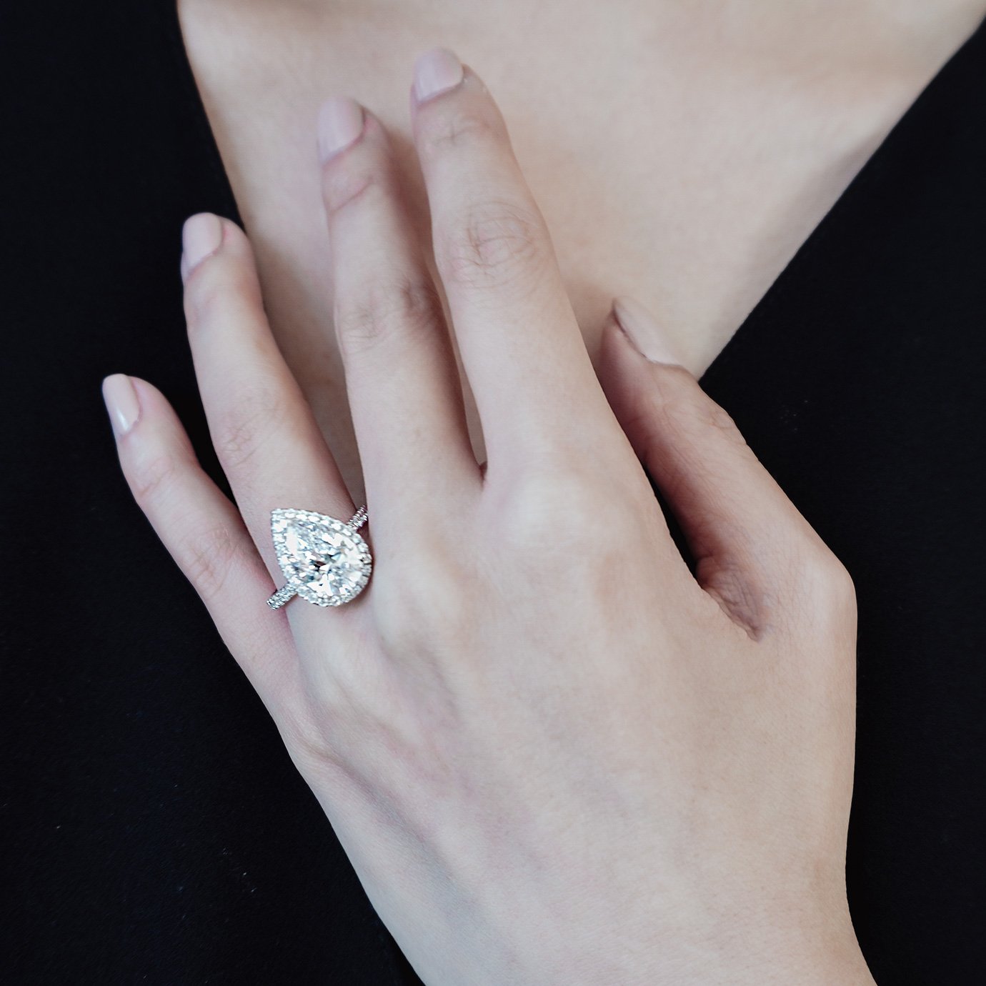 3.0 CT Pear Shaped Moissanite Halo Engagement Ring