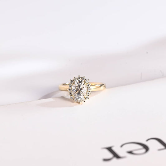 Stunning 1.0 - 2.0 CT Oval Moissanite Engagement Ring with Halo Design 1