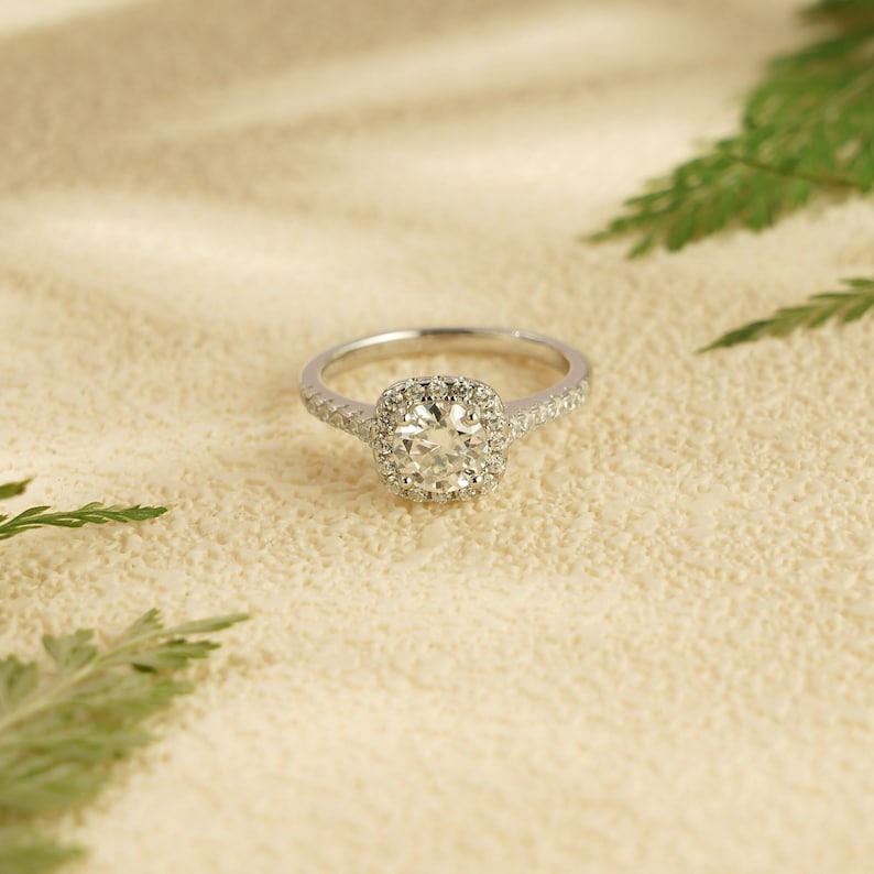 Stunning 1.0 - 2.0 CT Cushion Moissanite Engagement Ring With Halo Design 1