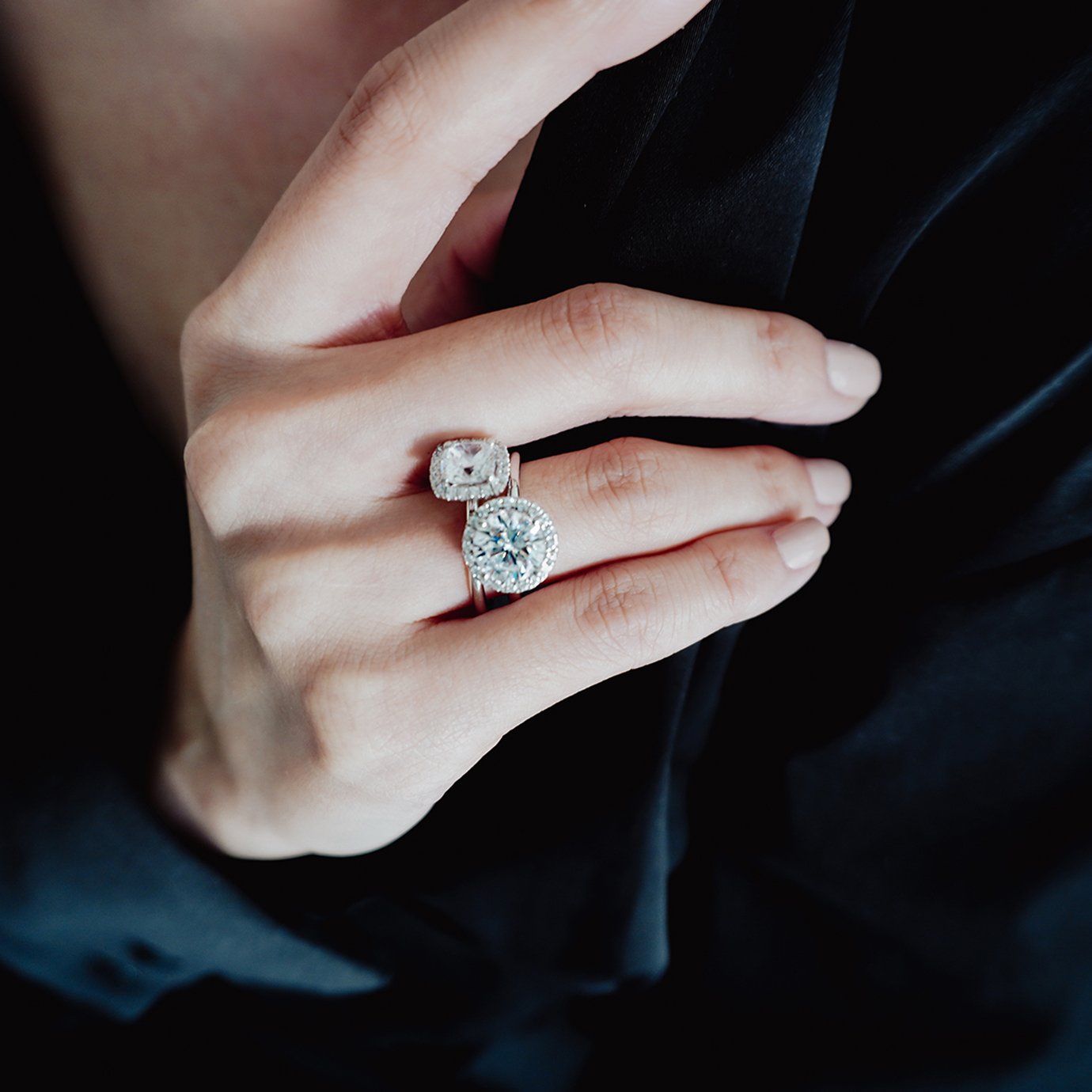 2.0 CT Round Shaped Moissanite Halo Engagement Ring