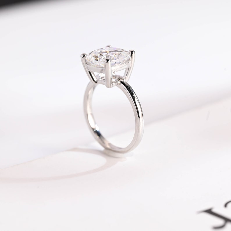 Stunning 1.0 - 2.0 CT Cushion Moissanite Engagement Ring With Solitaire Design 7