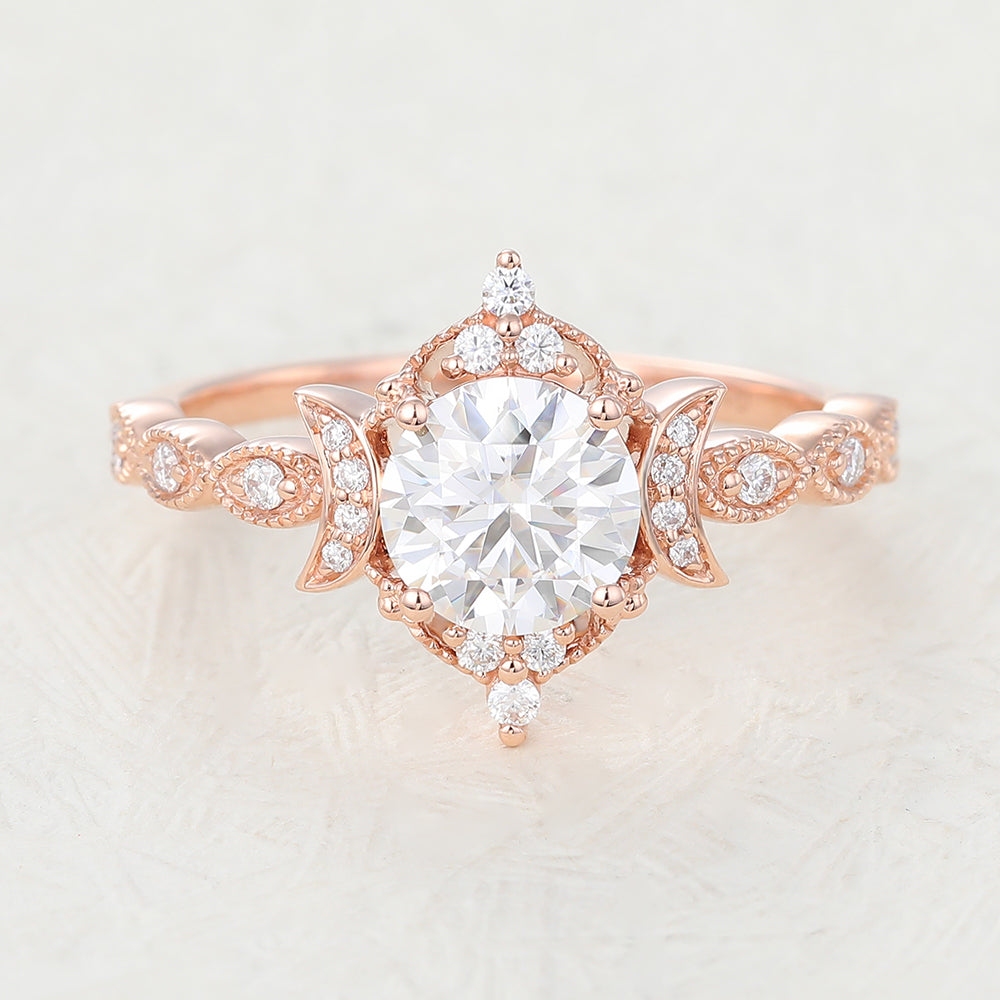 0.90 CT Round Shaped Moissanite Vintage Engagement Ring