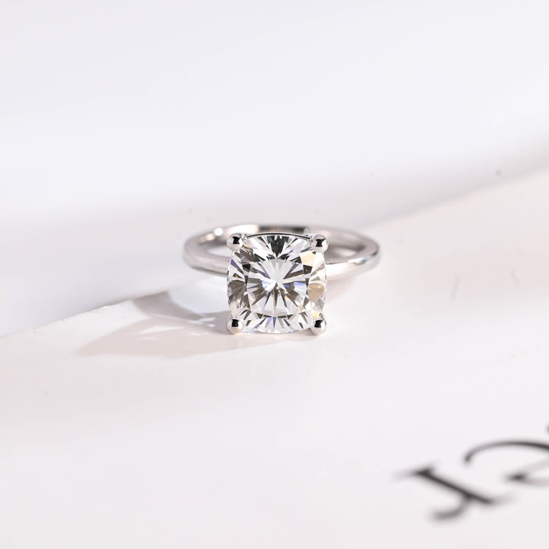 Stunning 1.0 - 2.0 CT Cushion Moissanite Engagement Ring With Solitaire Design 1