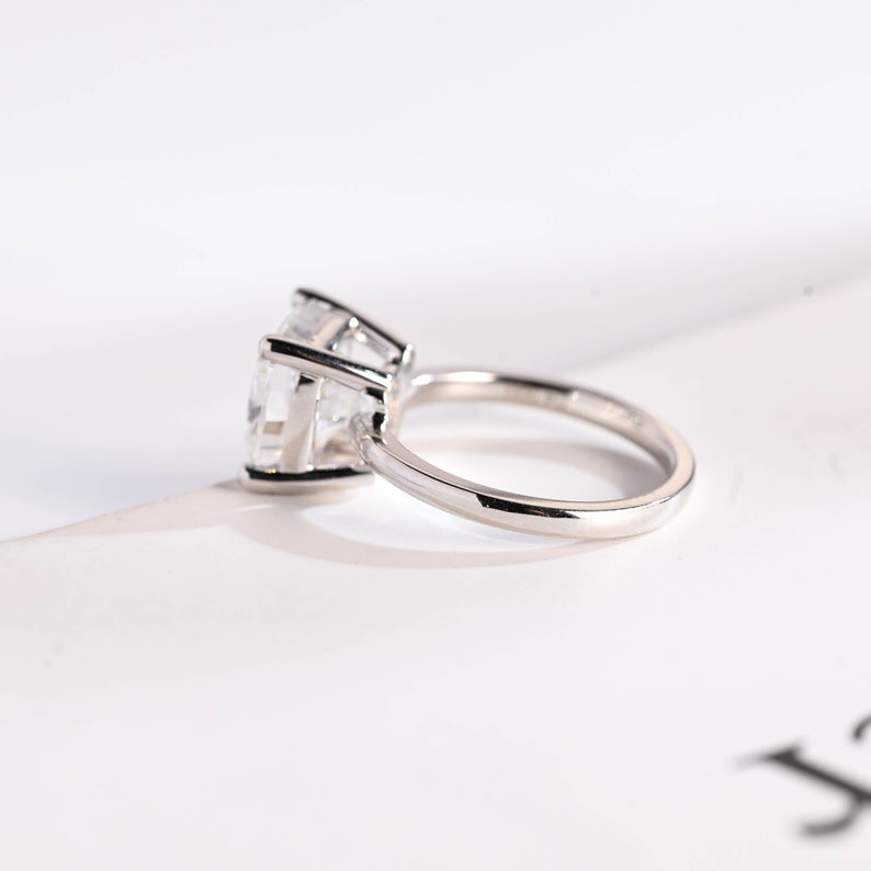 Stunning 1.0 - 2.0 CT Cushion Moissanite Engagement Ring With Solitaire Design 10