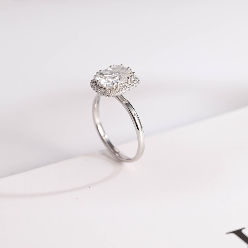 Stunning 1.0 - 2.0 CT Elongated Cushion Moissanite Engagement Ring With Halo Design 8