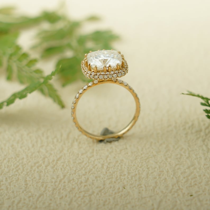 Stunning 1.0 - 2.0 CT Cushion Moissanite Engagement Ring With Pave & Halo Design 7