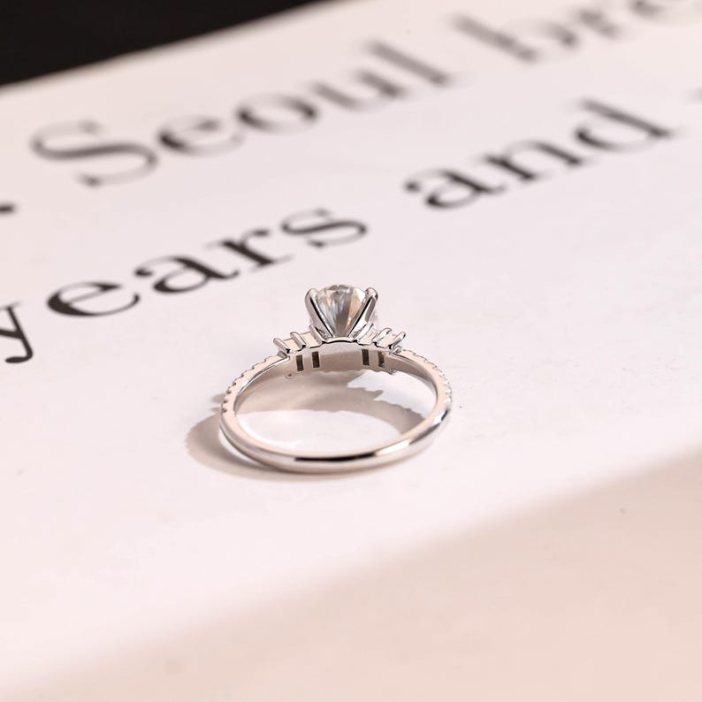 Stunning 1.0 - 2.0 CT Oval Moissanite Engagement Ring with Pave Design 10