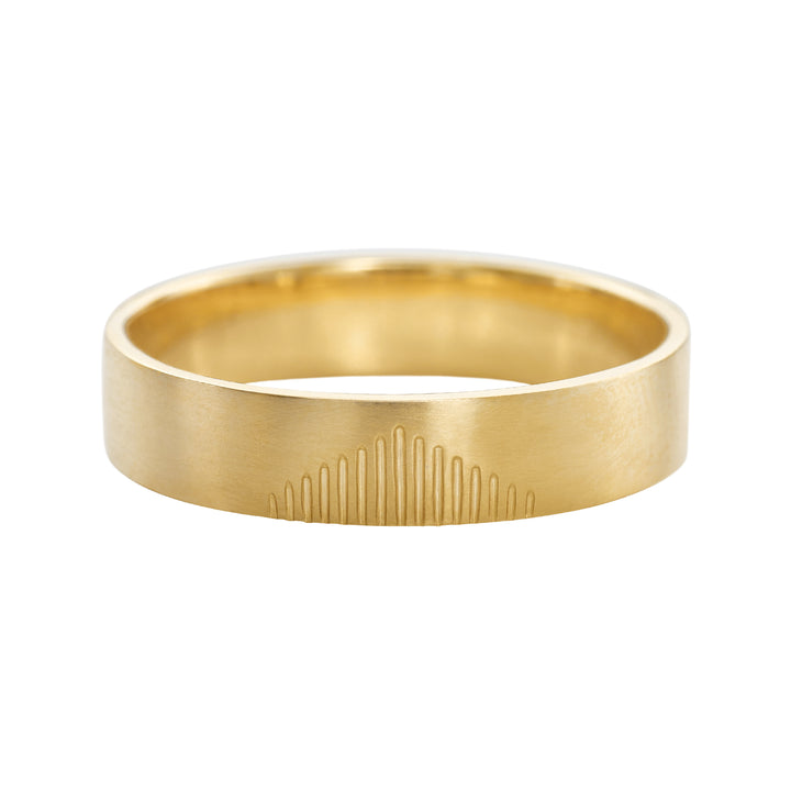 Classic Men's Wedding Band With Linear Mountains