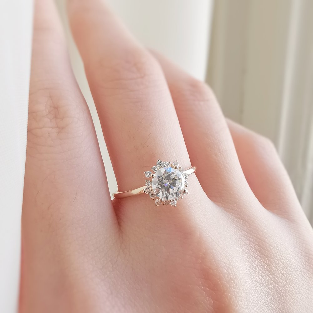 0.80 CT Round Shaped Cluster Halo Engagement Ring