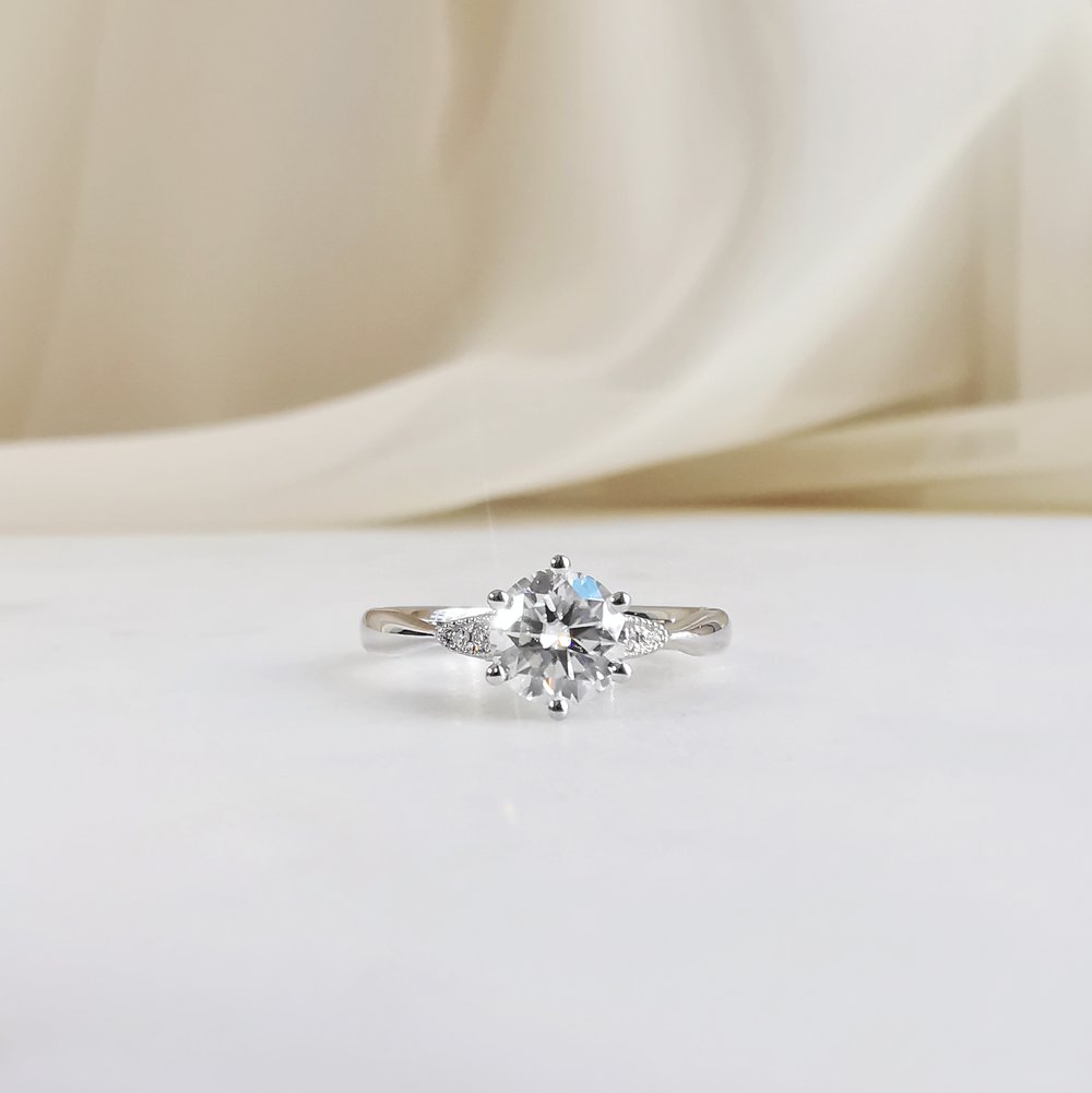 0.80 CT Round Shaped Moissanite Solitaire Engagement Ring