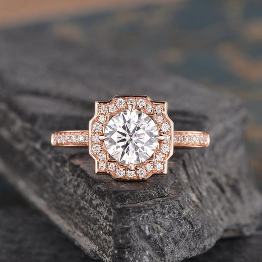 1.0 CT Round Cut Vintage Halo Moissanite Engagement Ring