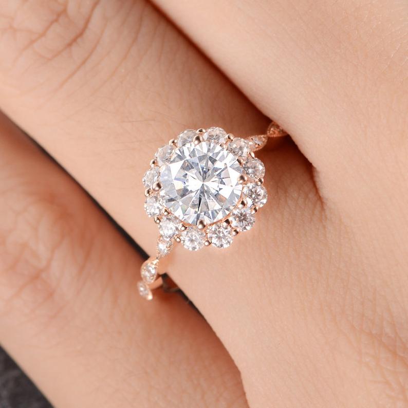 1.0 CT Round Cut Halo Moissanite Engagement Ring