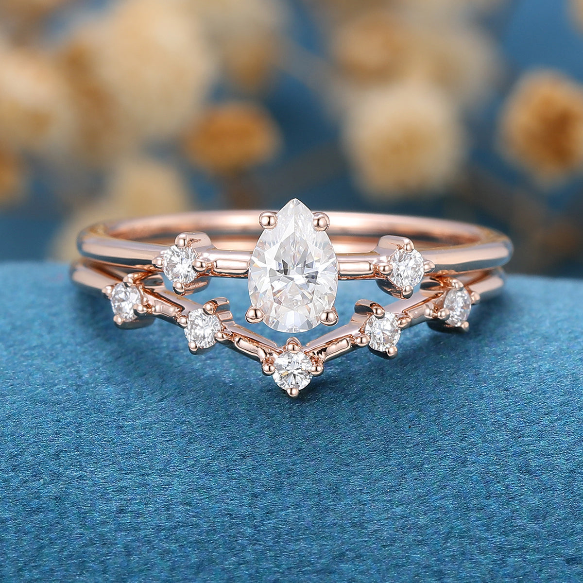 0.39 CT Pear Shaped Moissanite Solitaire Bridal Set
