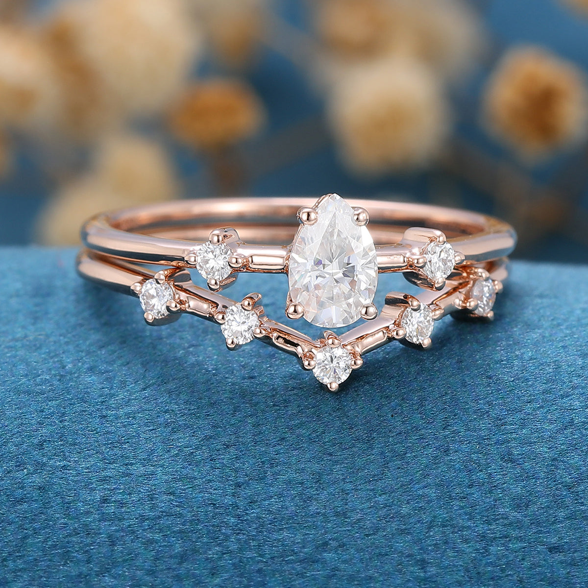 0.39 CT Pear Shaped Moissanite Solitaire Bridal Set
