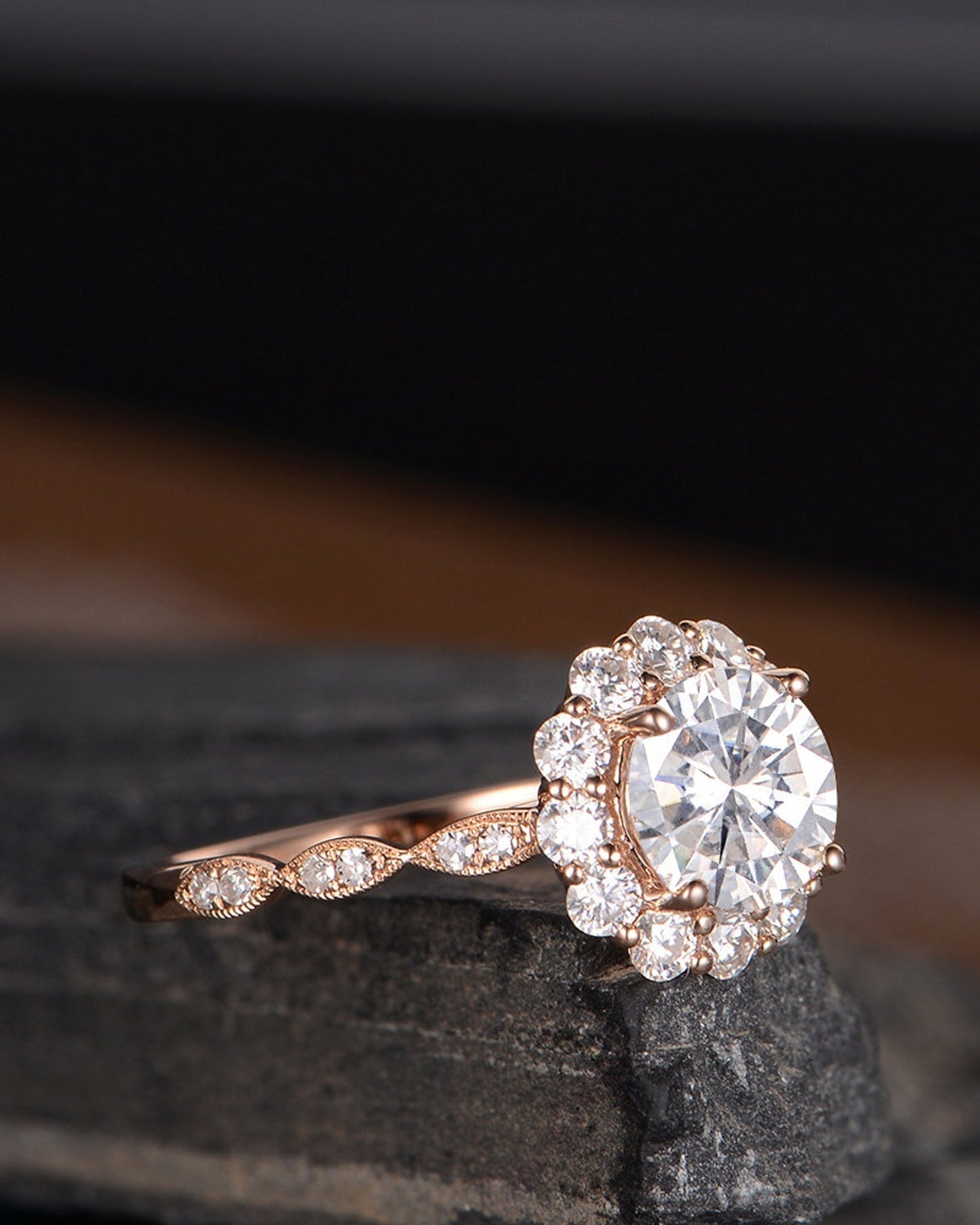 1.0 CT Round Cut Halo Moissanite Engagement Ring