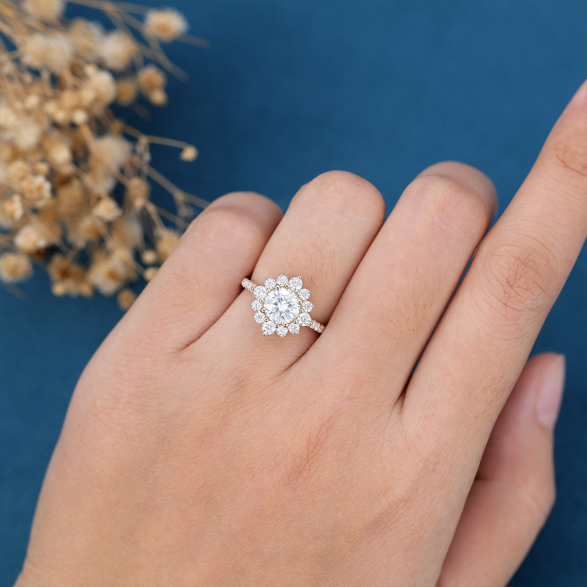 0.88 CT Round Shaped Moissanite Halo Engagement Ring