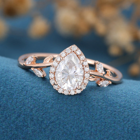 1.0 CT Pear Shaped Moissanite Halo Engagement Ring