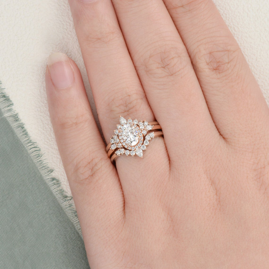1.0 CT Oval Cut Cluster Halo Moissanite Bridal Ring Set