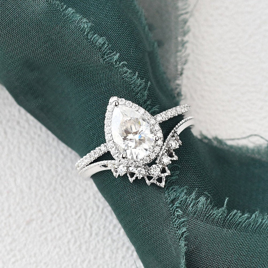 2.0 CT Pear Cut Halo Moissanite Bridal Ring Set