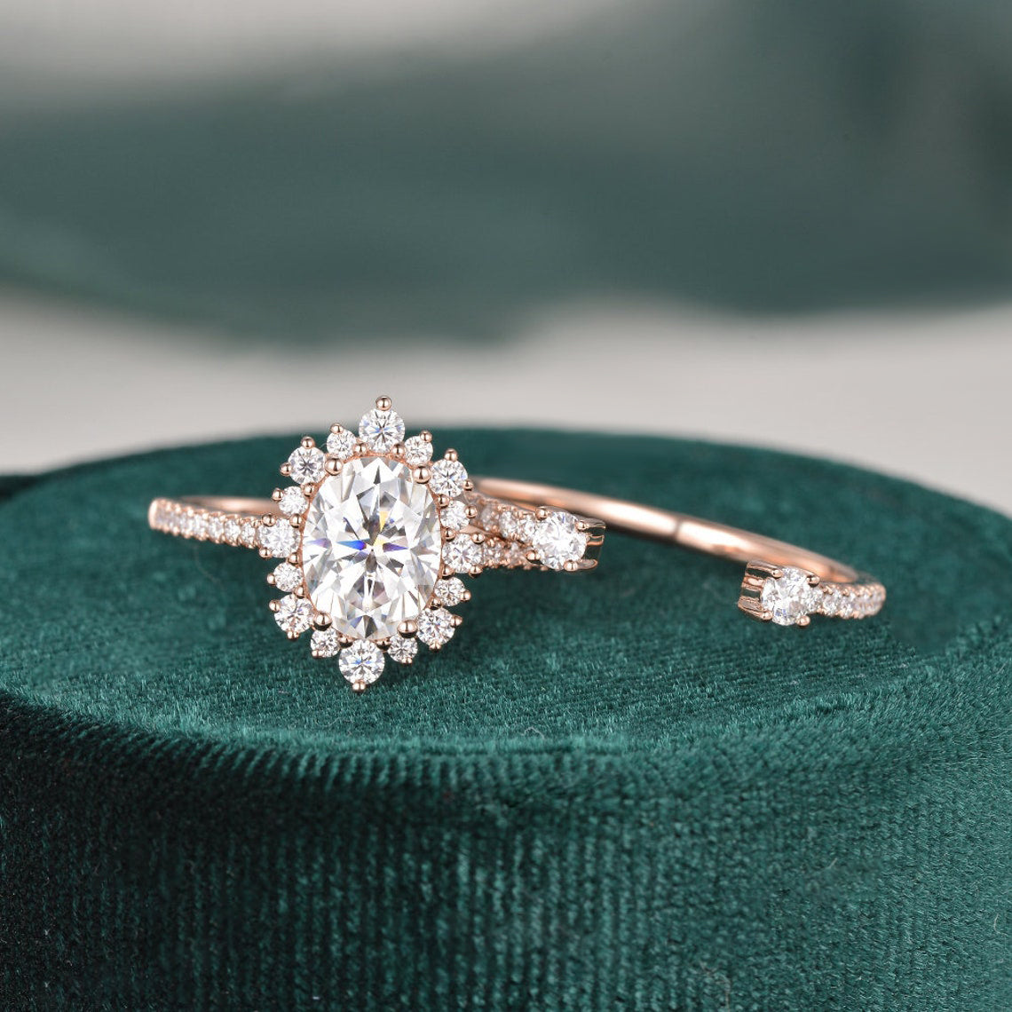 2.0 CT Oval Cut Halo Moissanite Bridal Ring Set