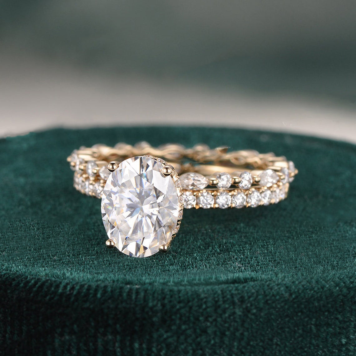 2.0 CT Oval Cut Solitaire Moissanite Bridal Ring Set