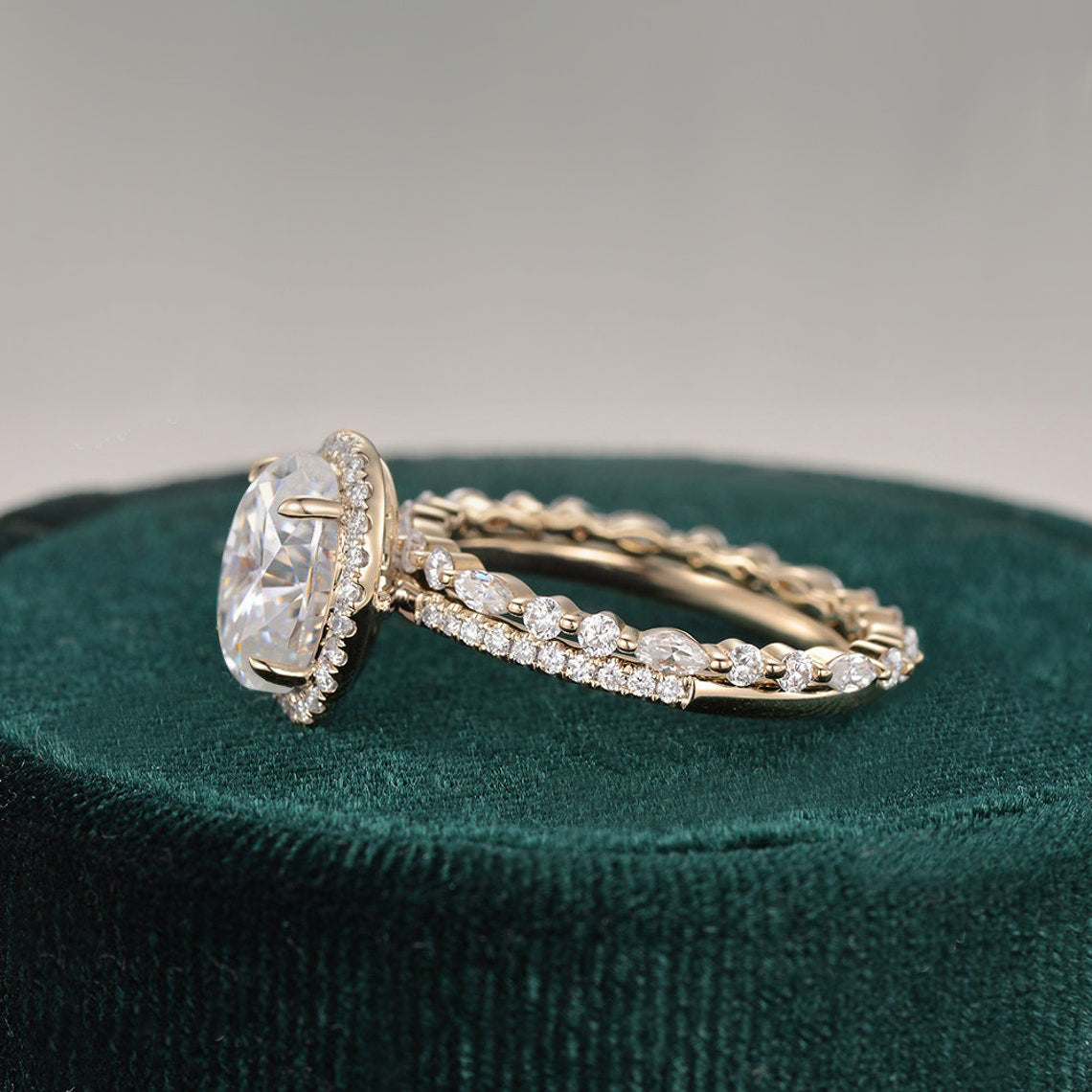 2.0 CT Oval Cut Halo Moissanite Bridal Ring Set