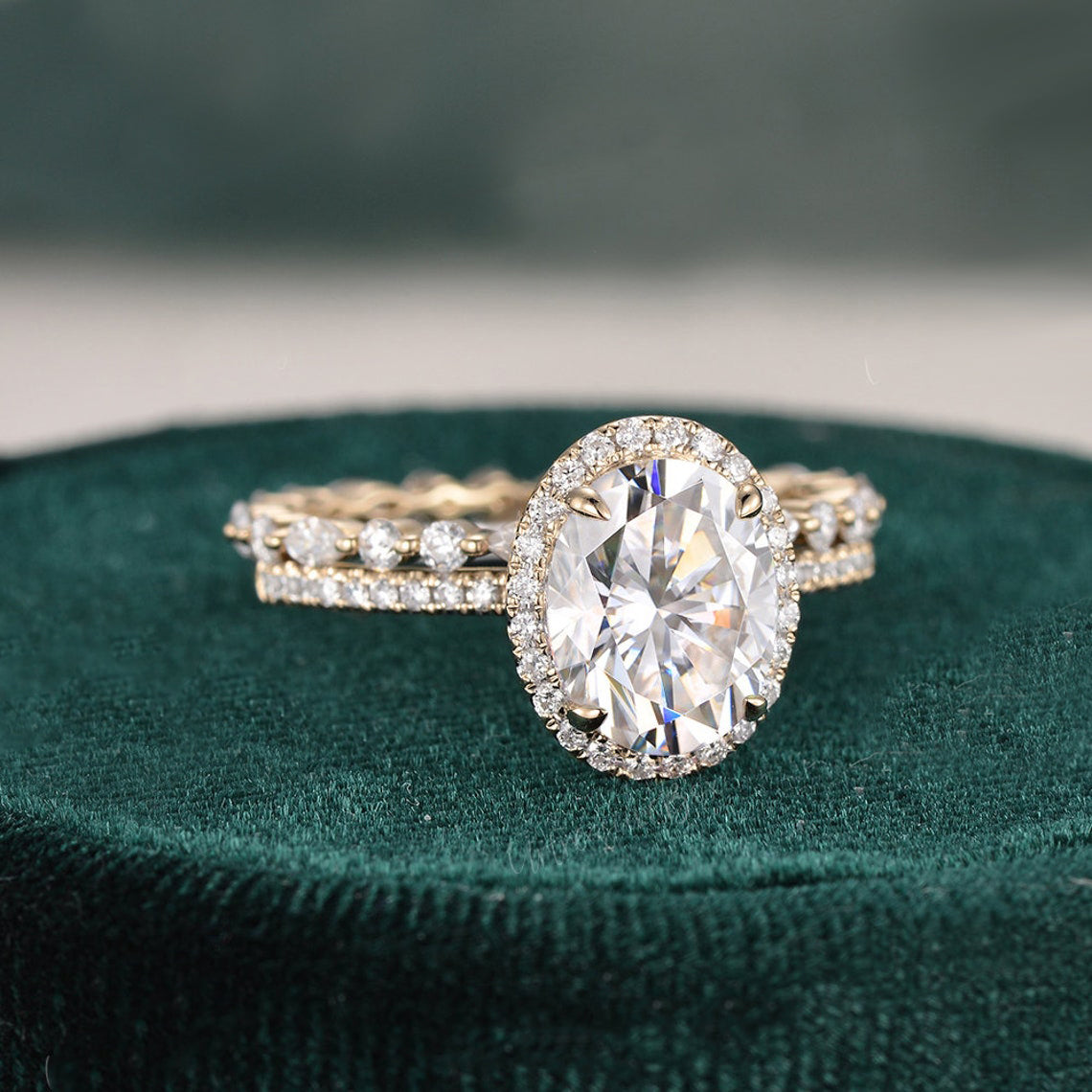 2.0 CT Oval Cut Halo Moissanite Bridal Ring Set