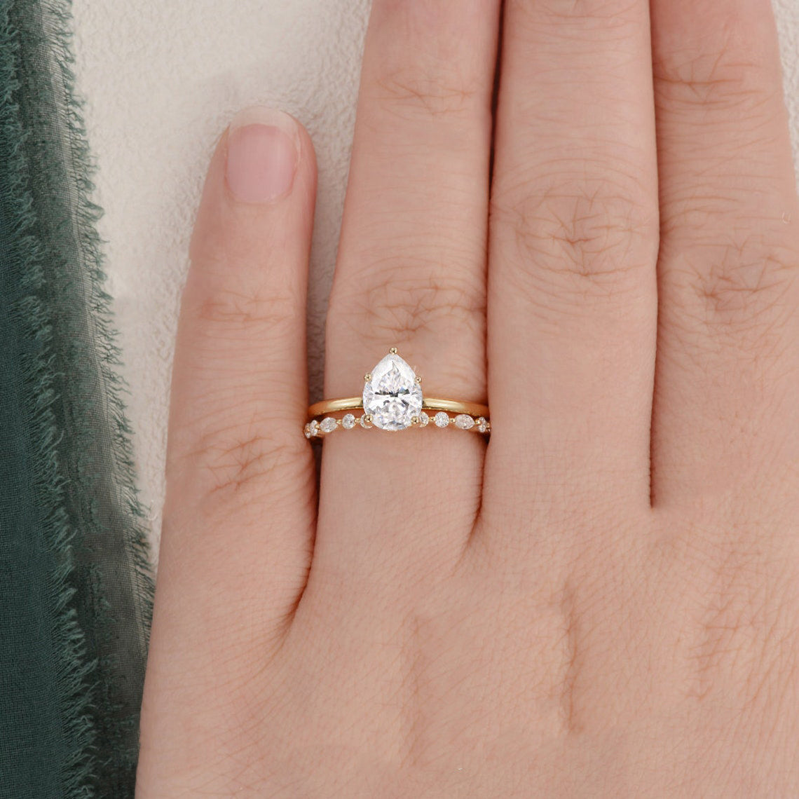 1.0 CT Pear Cut Solitaire Moissanite Bridal Ring Set