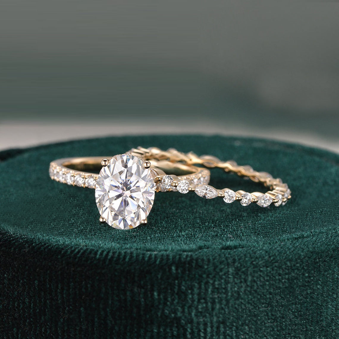 2.0 CT Oval Cut Solitaire Moissanite Bridal Ring Set