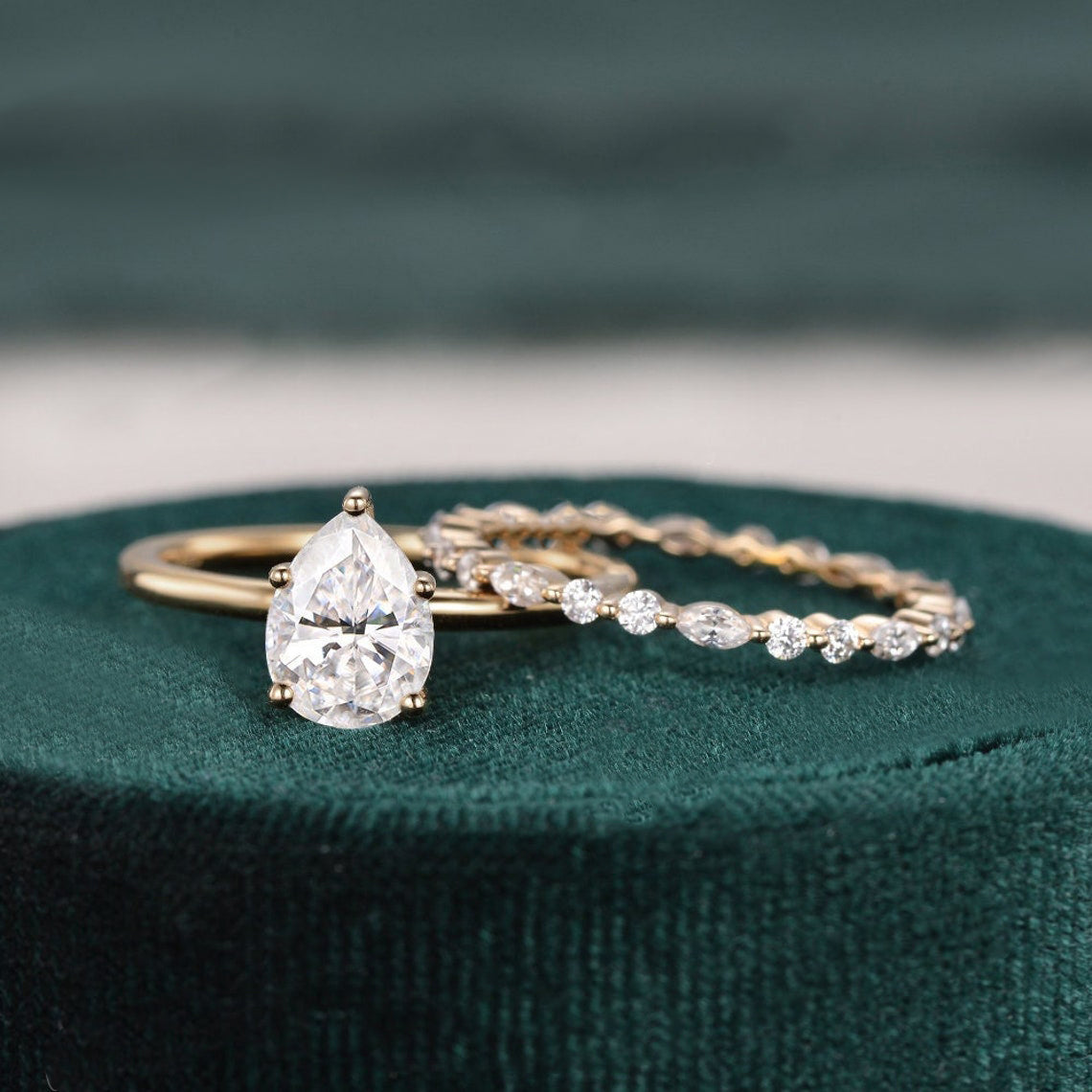 1.0 CT Pear Cut Solitaire Moissanite Bridal Ring Set