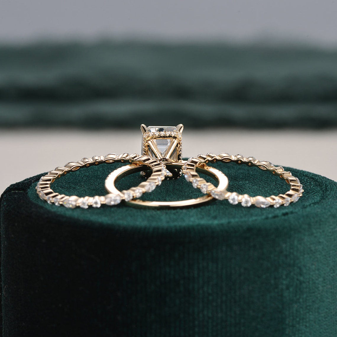 2.50 CT Emerald Cut Solitaire Style Moissanite Bridal Ring Set