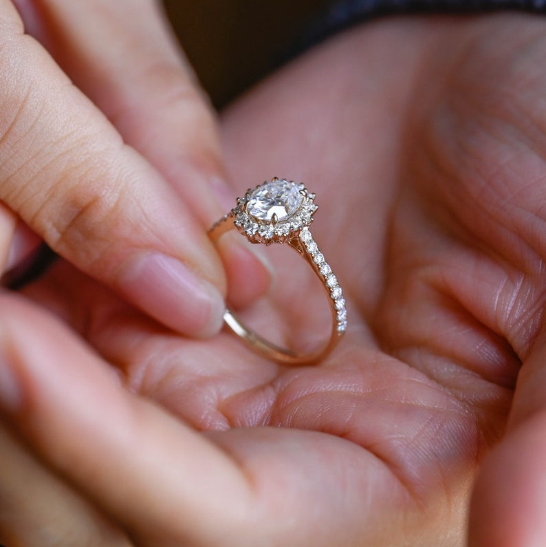 Stunning 1.0 - 2.0 CT Oval Moissanite Engagement Ring with Pave & Halo Design 4