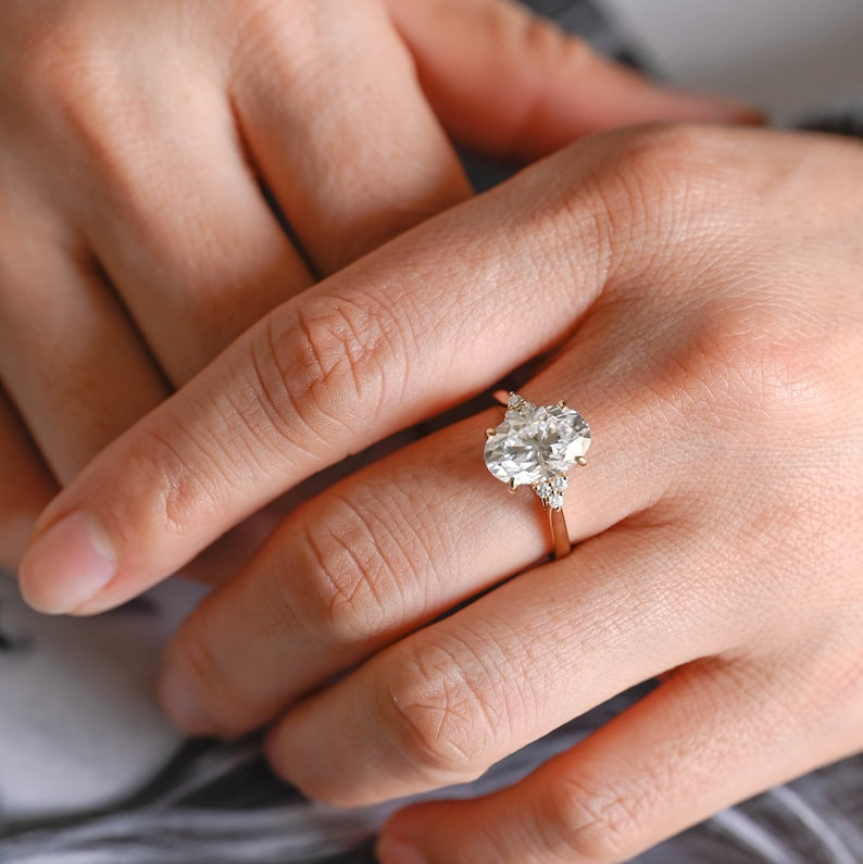 Stunning 1.0 - 2.0 CT Oval Moissanite Engagement Ring with Cluster Design 2